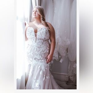 Lace Wedding Dress NWT Size 18